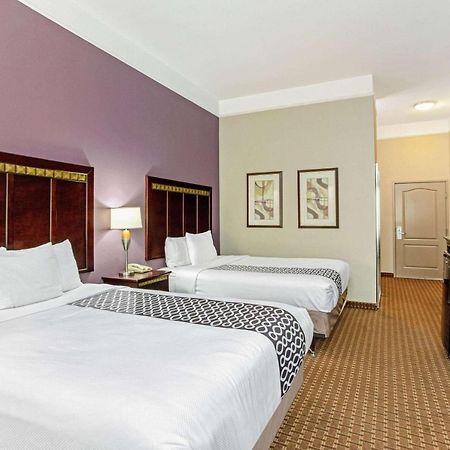 La Quinta By Wyndham Cleburne Hotell Exteriör bild