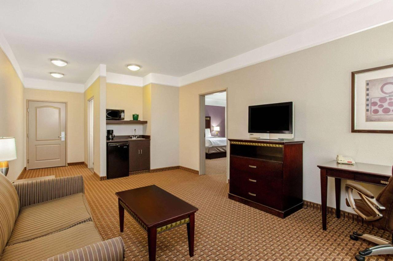 La Quinta By Wyndham Cleburne Hotell Exteriör bild